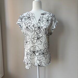 Ivory and Black Floral V-Neck Short Sleeve Blouse